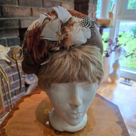 Lucille - Vintage Brown Felt Hat with Feathers & a Bow - Picture 1 of 11